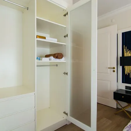 Towers C-10 Apartment